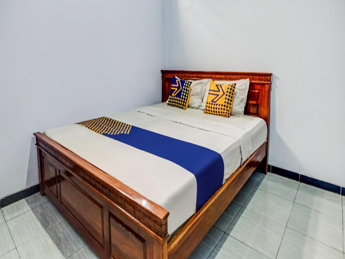 מאלאנג Spot On 90797 Sukun Syariah Homestay מראה חיצוני תמונה