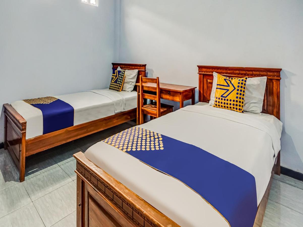 מאלאנג Spot On 90797 Sukun Syariah Homestay מראה חיצוני תמונה