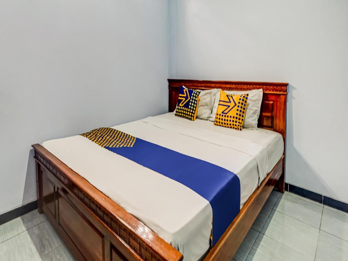 מאלאנג Spot On 90797 Sukun Syariah Homestay מראה חיצוני תמונה